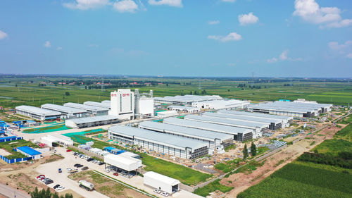 Laatste bedrijfscasus over pu de fabriek van het sandwichpaneel