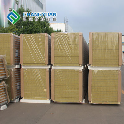 200mm Pu het Comité van de Sandwichmuur met Staalcomités en de Kern van de Polyurethaanisolatie