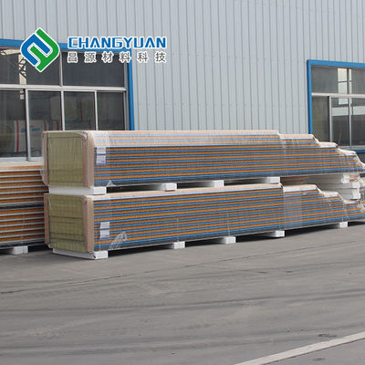 200mm Pu het Comité van de Sandwichmuur met Staalcomités en de Kern van de Polyurethaanisolatie