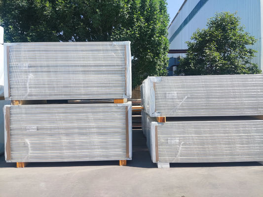 Gekleurde PU-wandpaneel met superieure warmte-isolatie en anti-corrosie eigenschappen