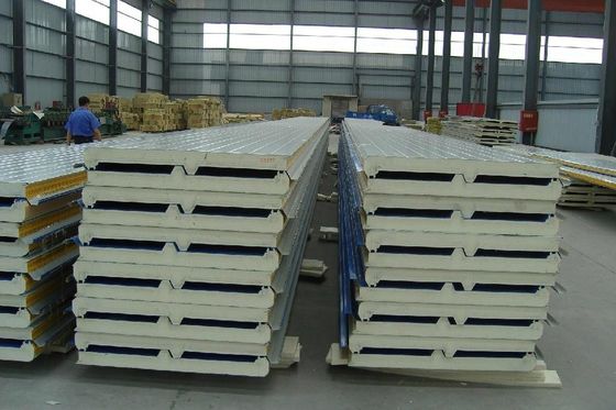 Brandvrije PU sandwich dakpanelen voor uitstekende warmte-isolatie en waterdichte bescherming