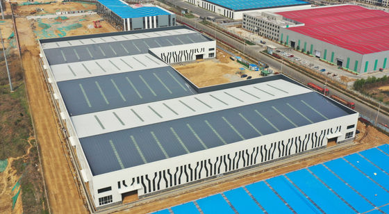 Geluidsdicht Vuurdicht Pu-wandpaneel Pu-geïsoleerde panelen voor magazijnfabrieken