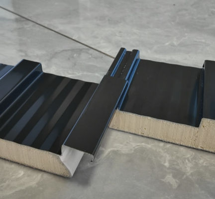 Waterdichte, 1000 mm breed geïsoleerde polyurethaan sandwichpanelen voor dakbedekking