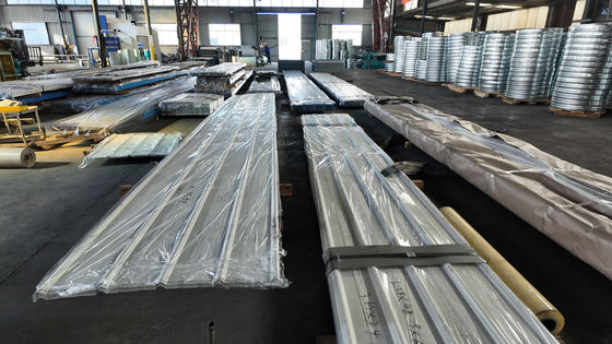 Metalen wandpanelen van hoge sterkte, brandwerend, geperst voor veelzijdige toepassingen