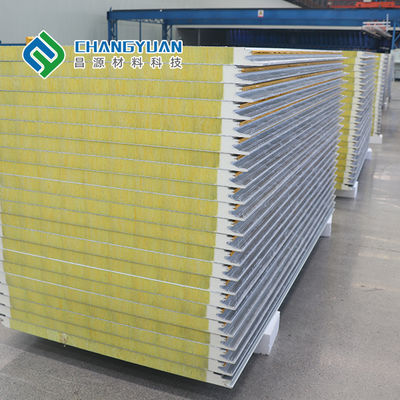 Metalen gevelpanelen en sandwichpanelen: de perfecte match voor buitenprojecten