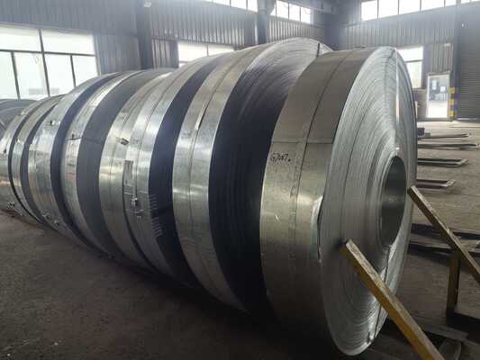 Warmbad verzinkt metalen gebouw dakpan met aangepaste lengte en 195/235/355 staalsoort voor structurele ondersteuning