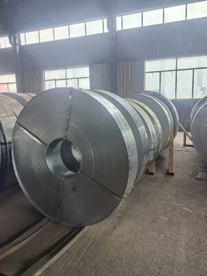 Warm gedompelde gegalvaniseerde metalen bouwplaten met C/Z-vorm voor duurzame structurele ondersteuning in 195/235/355 staaltype