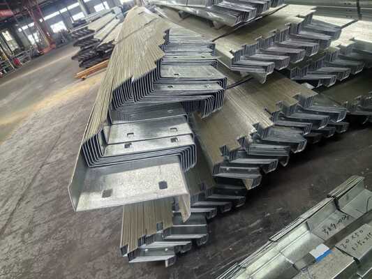 Warm gedompelde gegalvaniseerde metalen bouwplaten met C/Z-vorm voor duurzame structurele ondersteuning in 195/235/355 staaltype