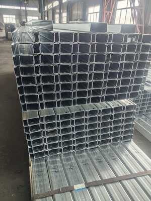Gepersonaliseerde lengte warm gedompelde gegalvaniseerde metaal gebouw Purlin in C / Z vorm voor commerciële staal frame gebouwen