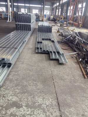 Hot Dipped Galvanized Metal Building Purlin with 40-275g Zn Coat and Customized Length for Structural Framing