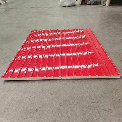 Decoratieve PU-sandwich brandwerende dakpanelen. Metalen buitendakbekledingspanelen. Grote wandsandwichpanelen